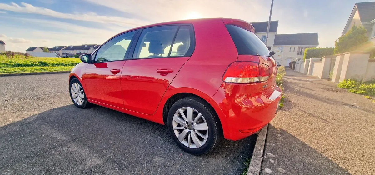 VW Golf 2011 – 1.6 TDI – Excellent Condition - Image 3