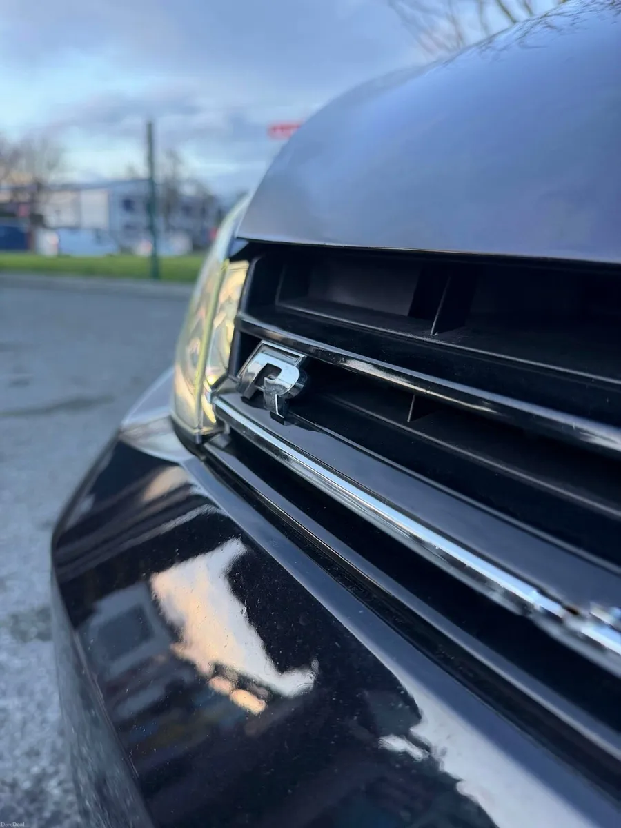 Volkswagen Golf R 2018 - Image 2