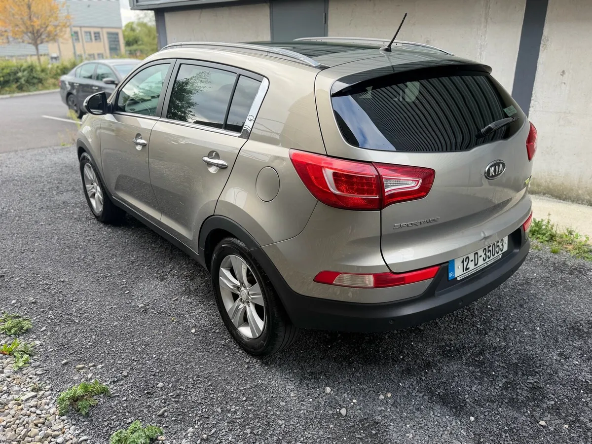 Image 2 of 10