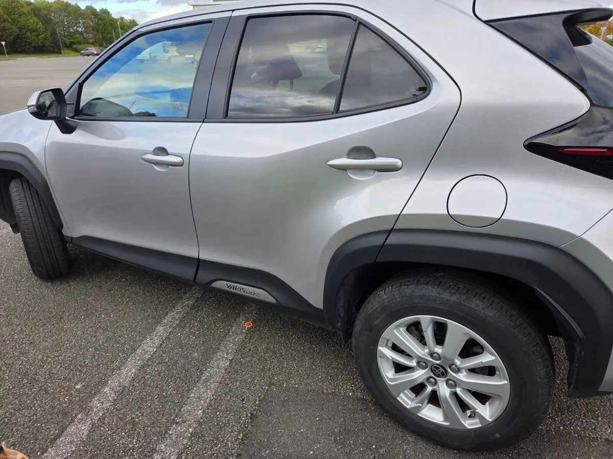 Image 1 of 5