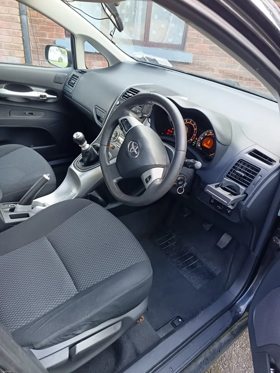 Image 2 of 11