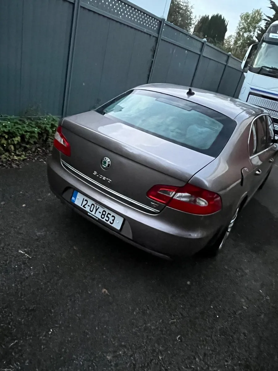 Image 4 of 7