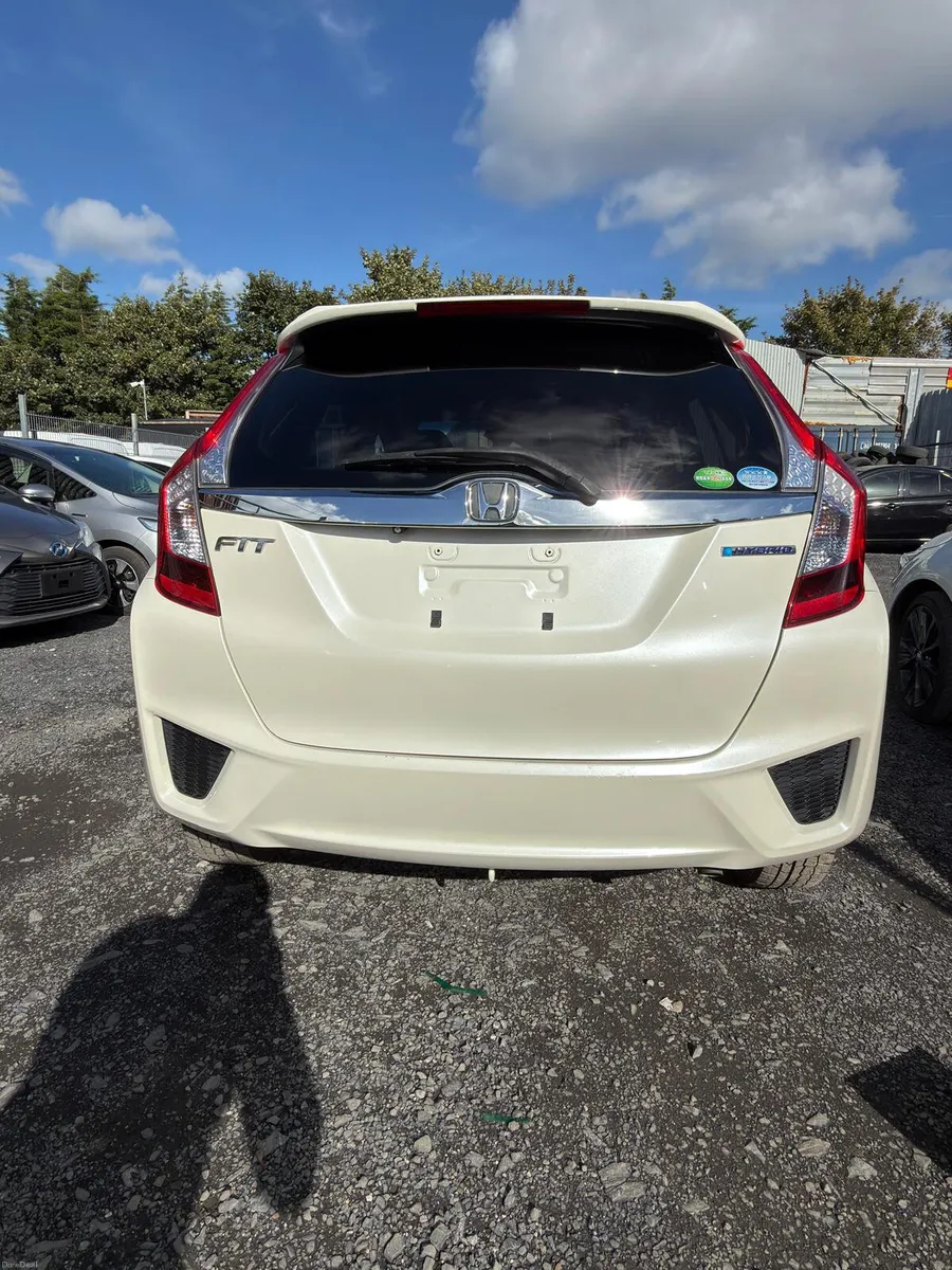 Image 3 of 21