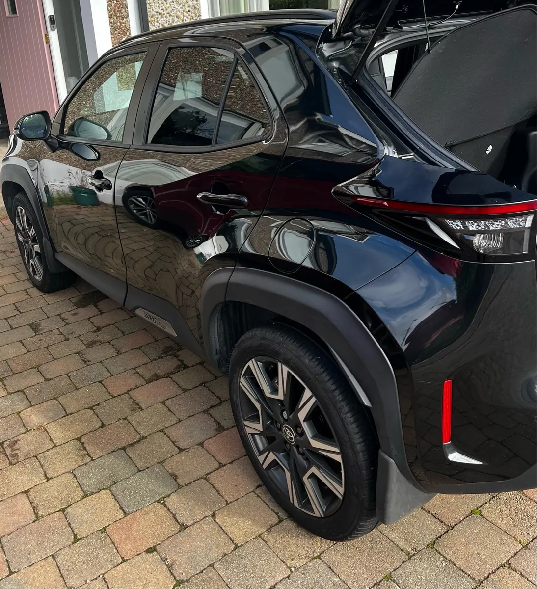 Image 3 of 19