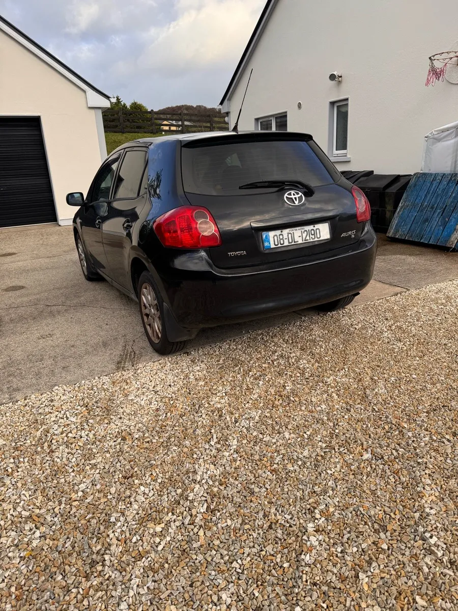 Image 2 of 8