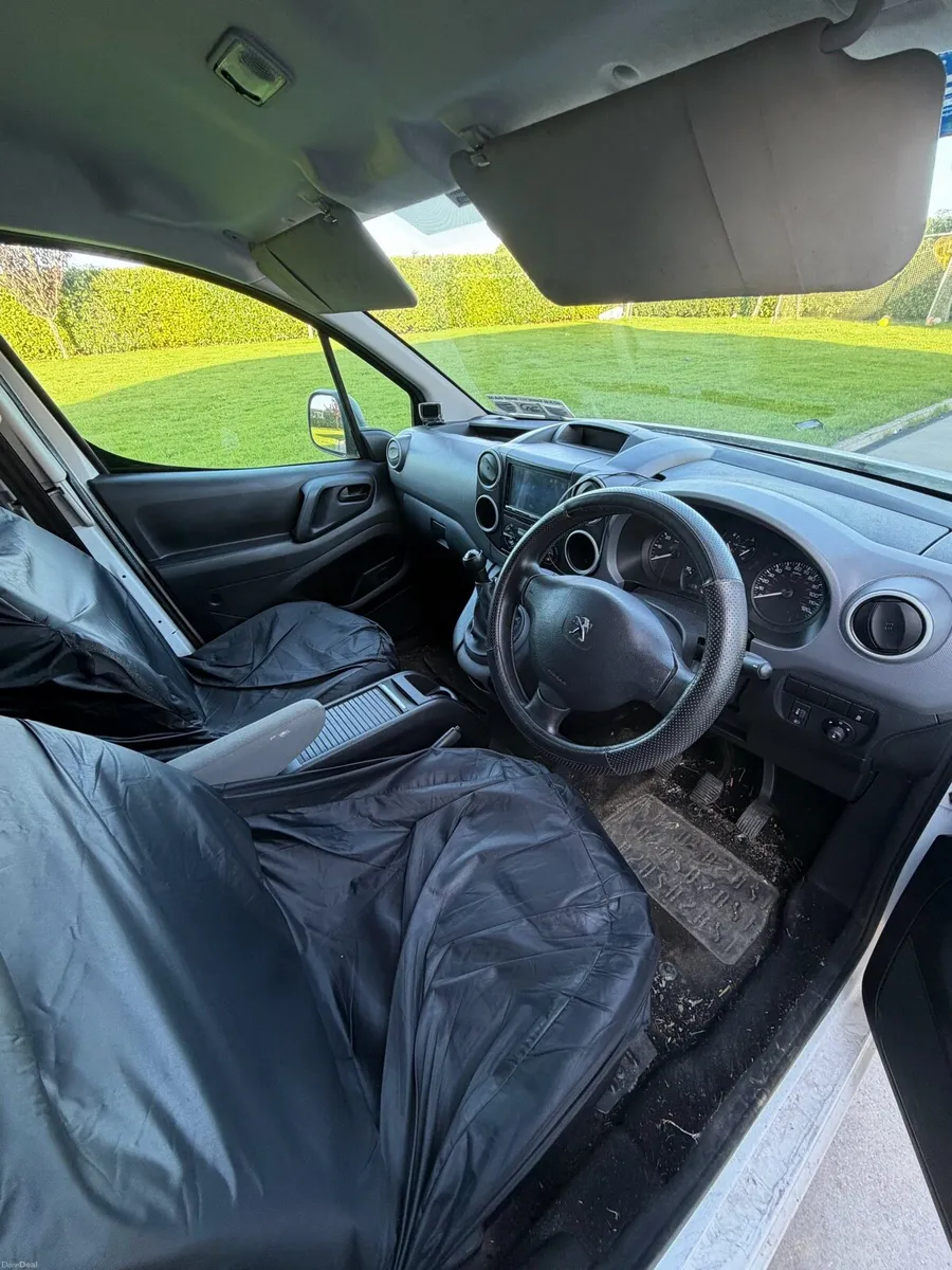 Image 4 of 5