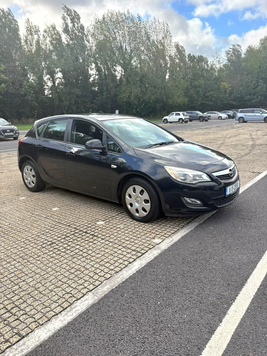 Image 2 of 11