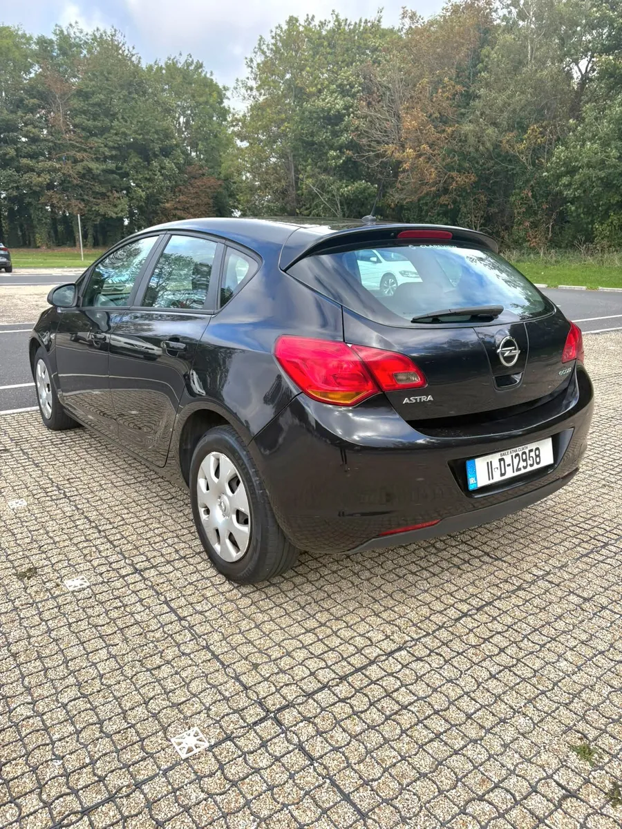 Image 4 of 11