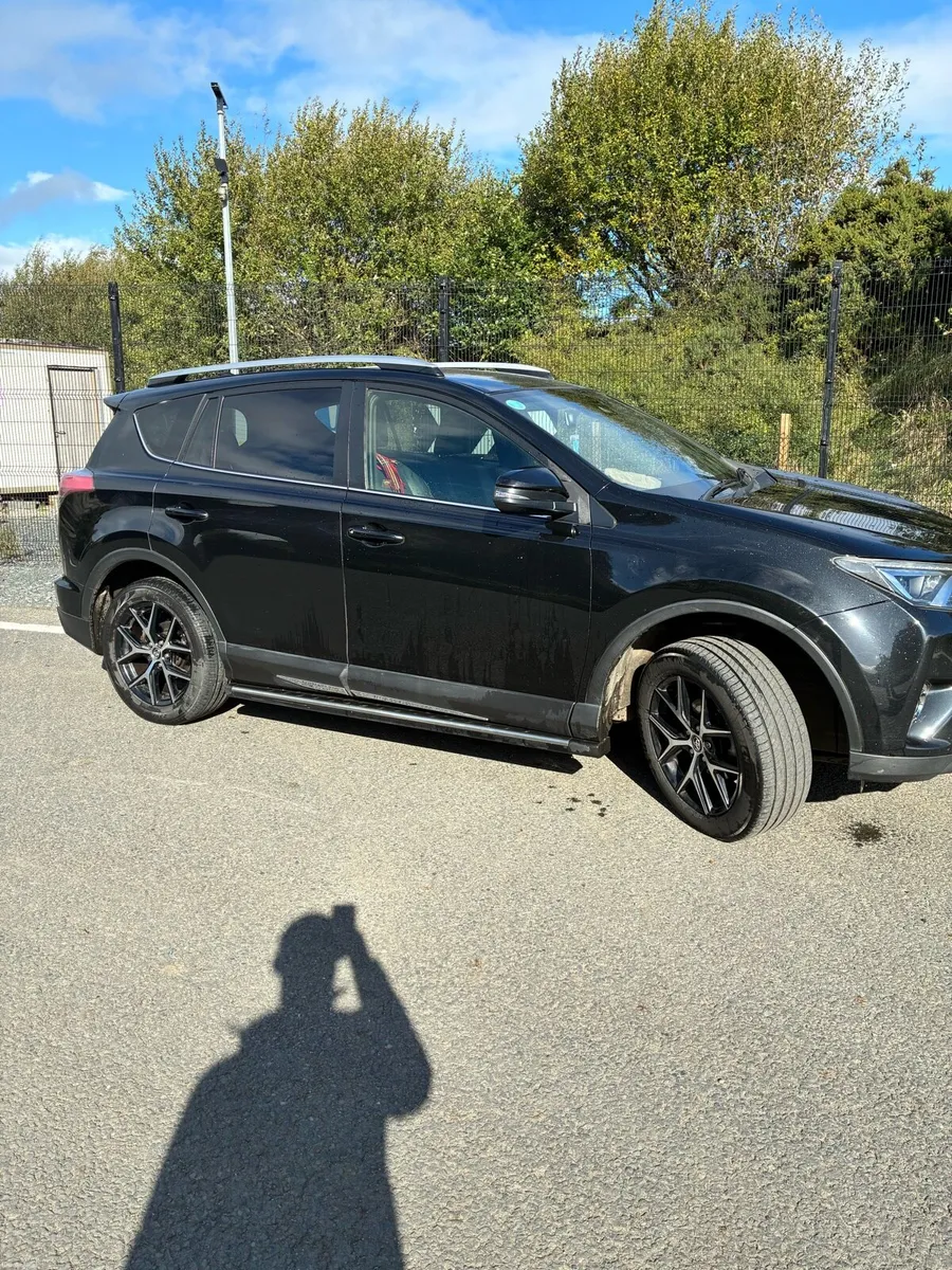 Image 2 of 6