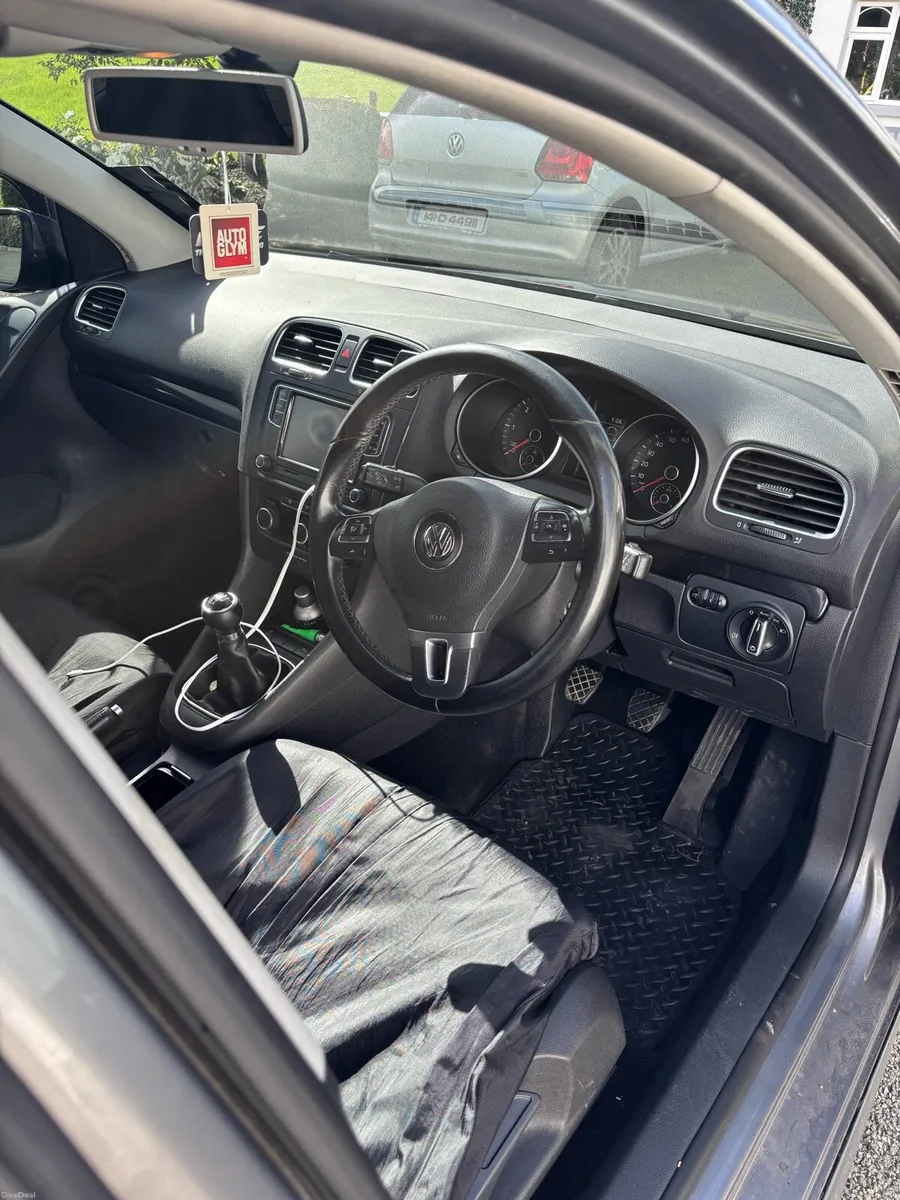 Image 4 of 8