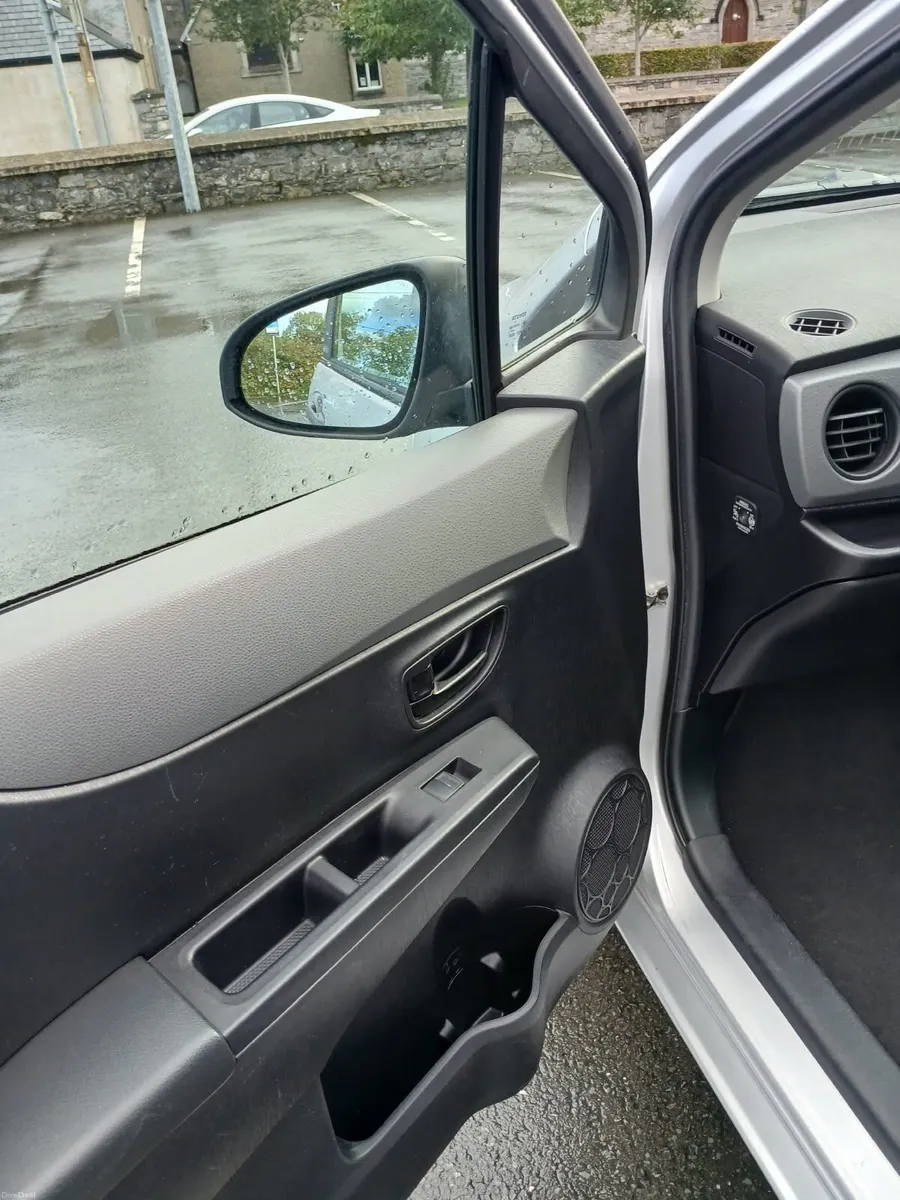 Image 4 of 20