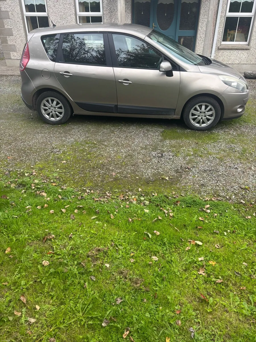Image 3 of 10