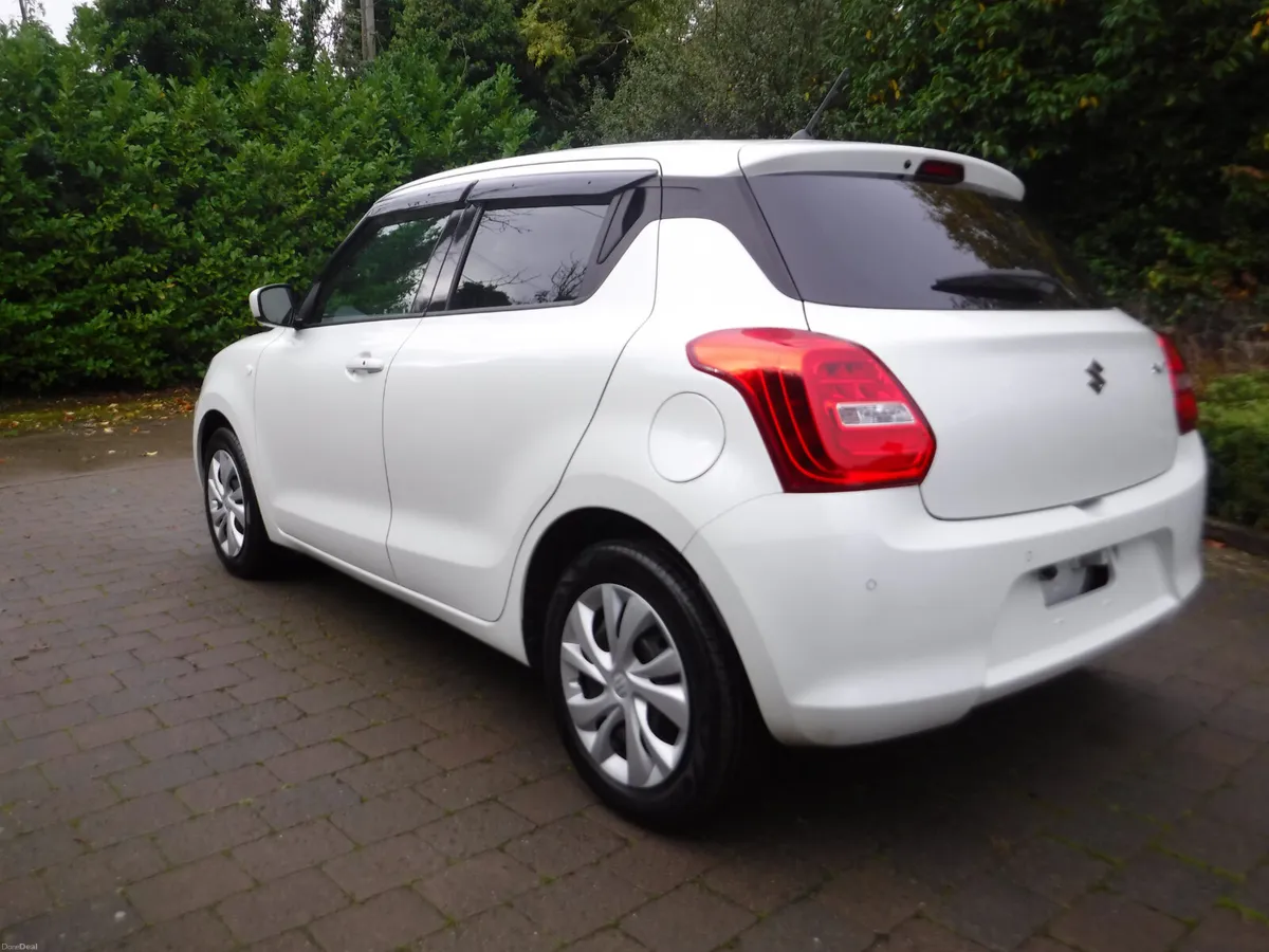 Image 4 of 24