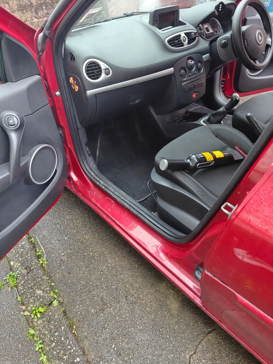 Image 2 of 6