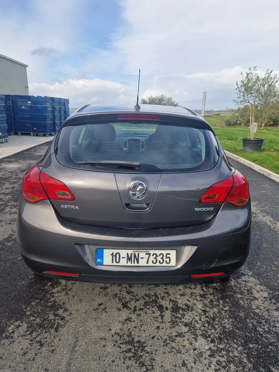 Image 4 of 9