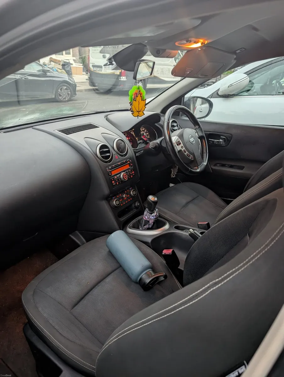 Image 2 of 8
