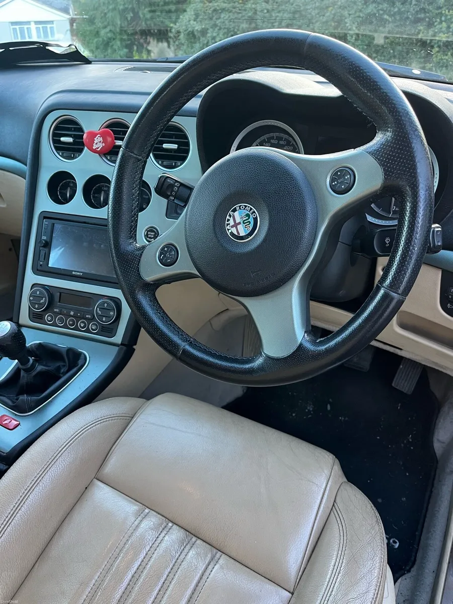 Image 4 of 6