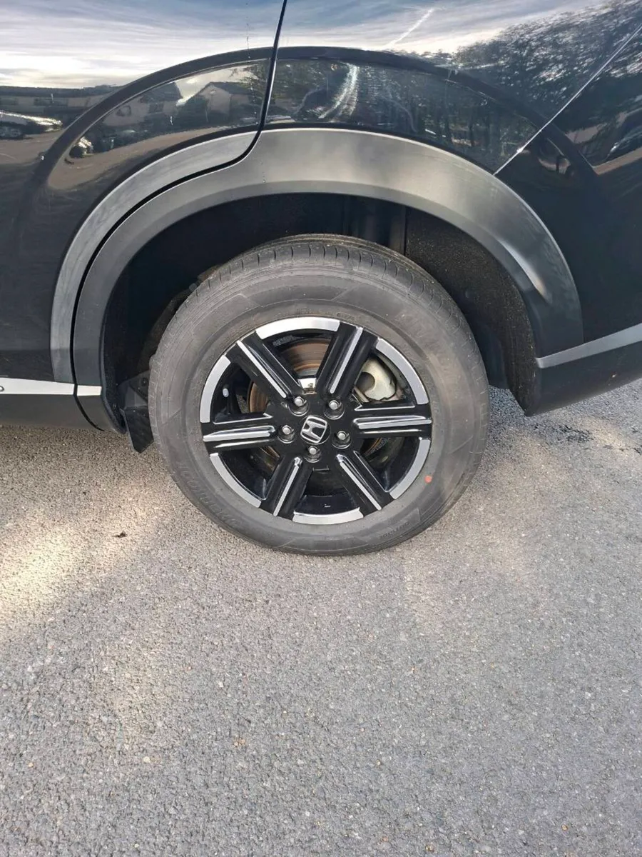 Image 4 of 16