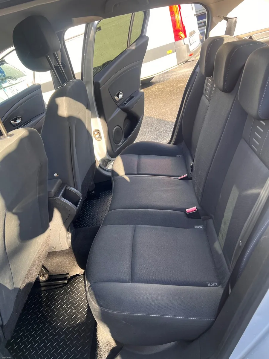 Image 5 of 7