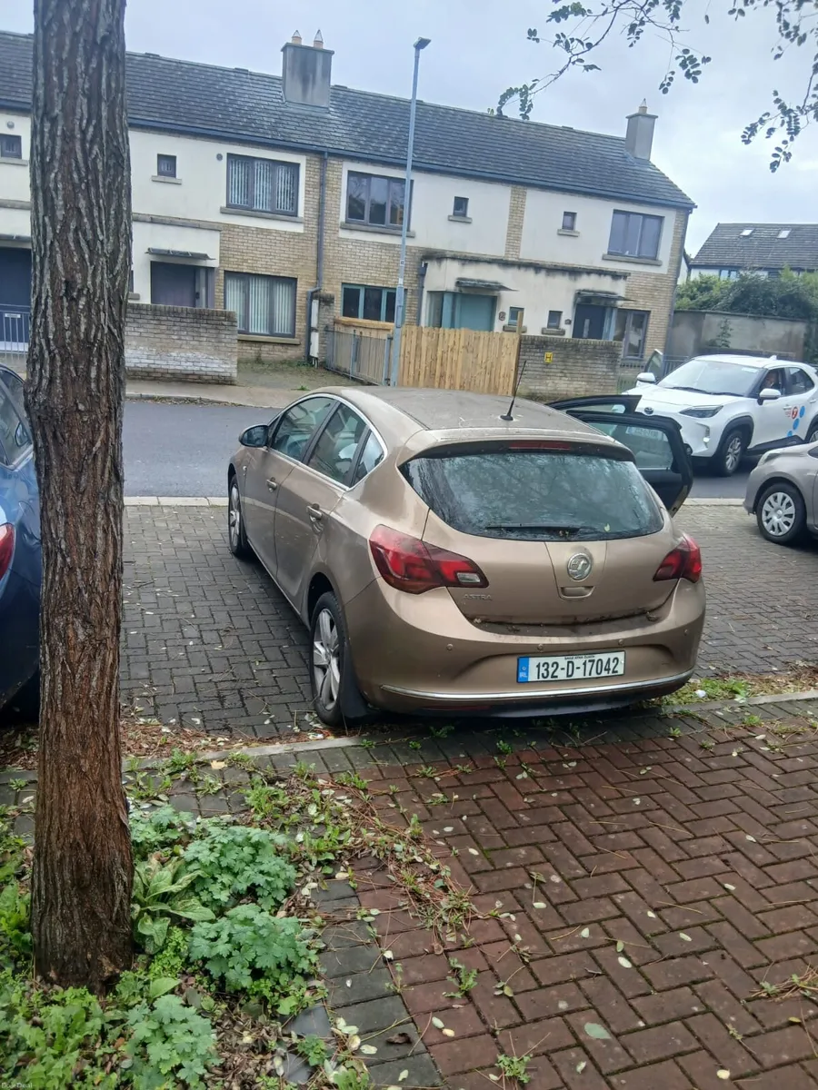 Image 2 of 4
