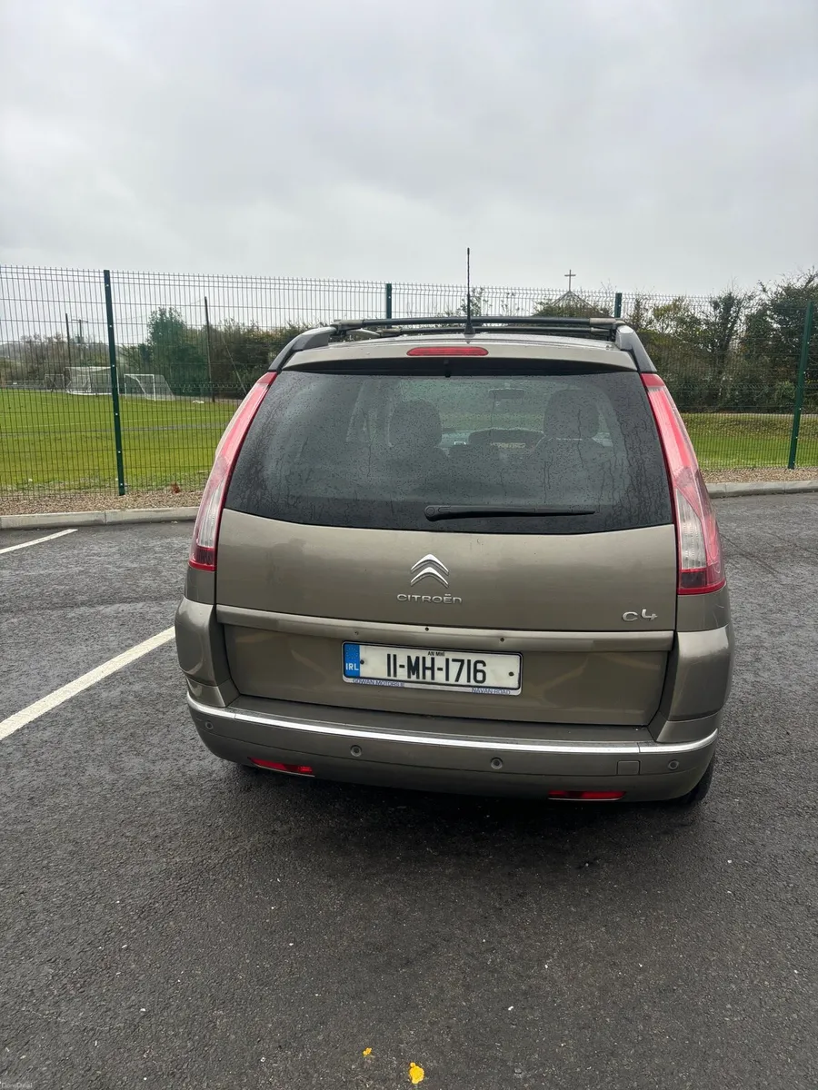 Image 4 of 7