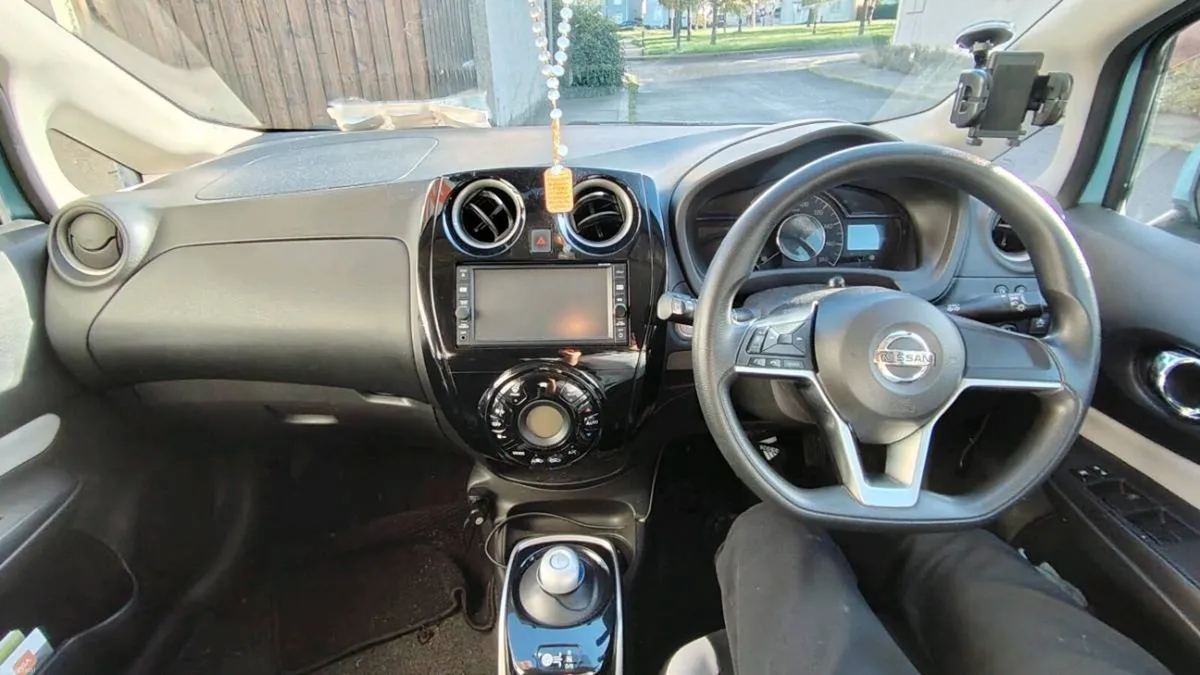 Image 4 of 6