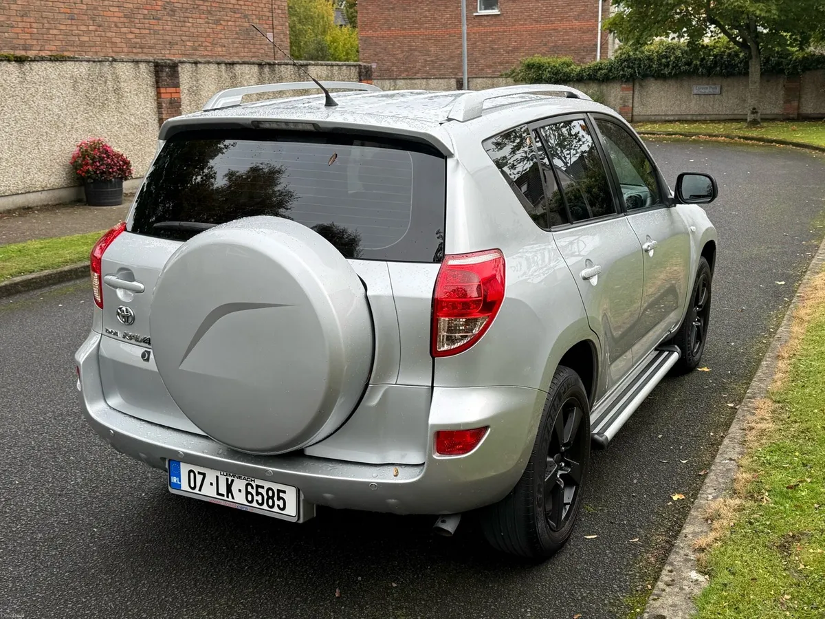 Image 4 of 16