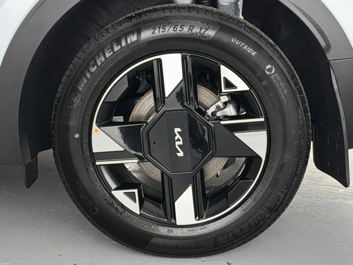 Image 3 of 40