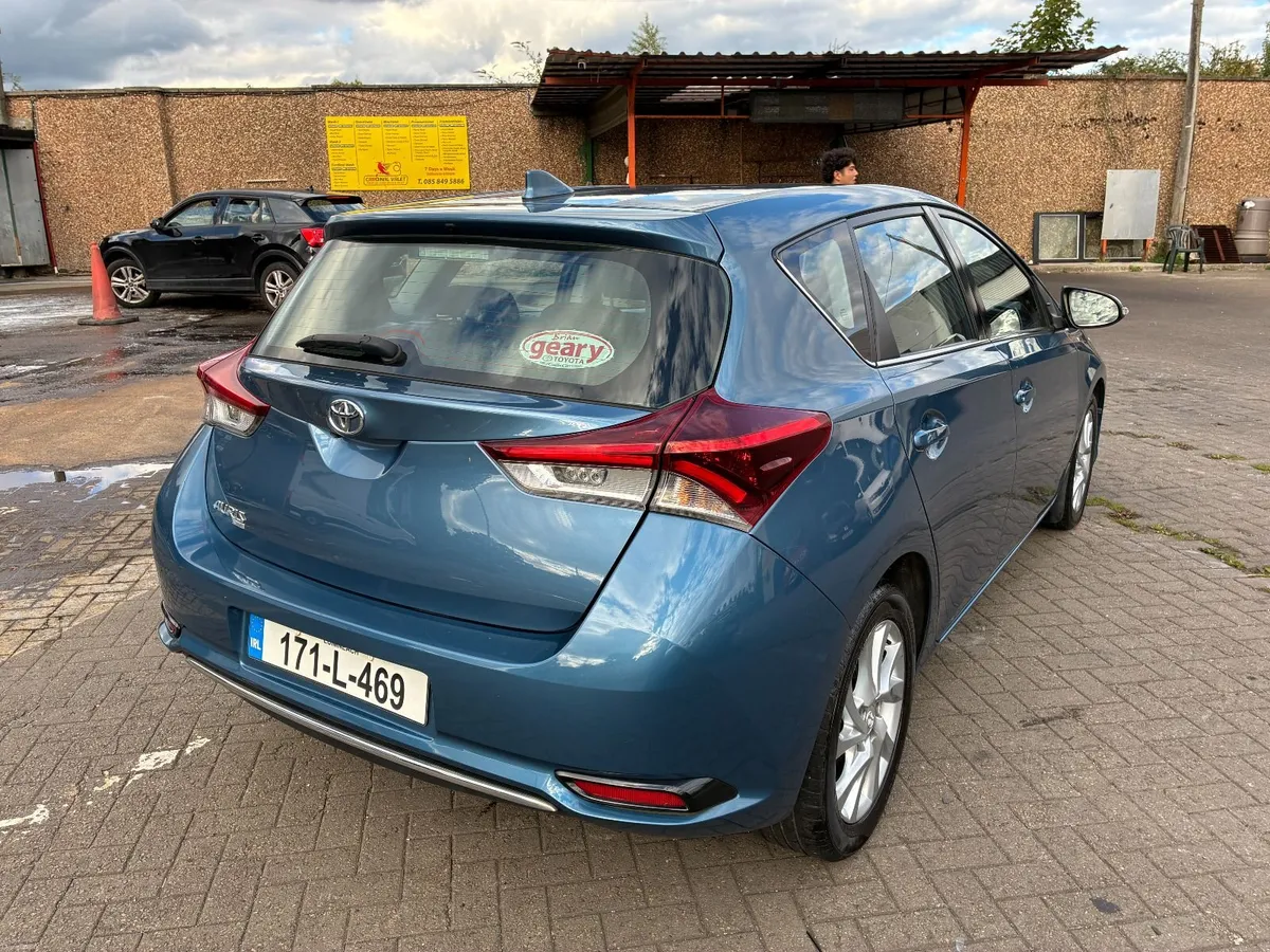 Image 3 of 10