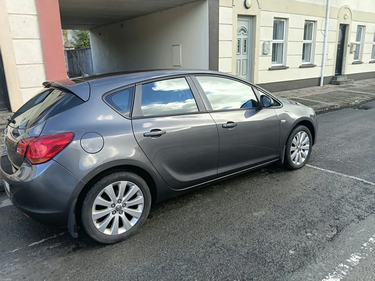 Image 2 of 10