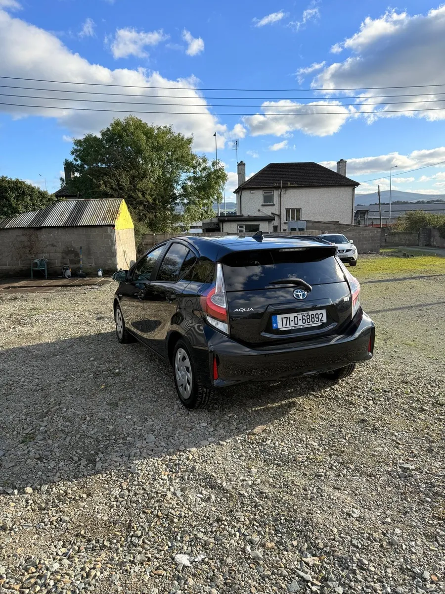 Image 2 of 10