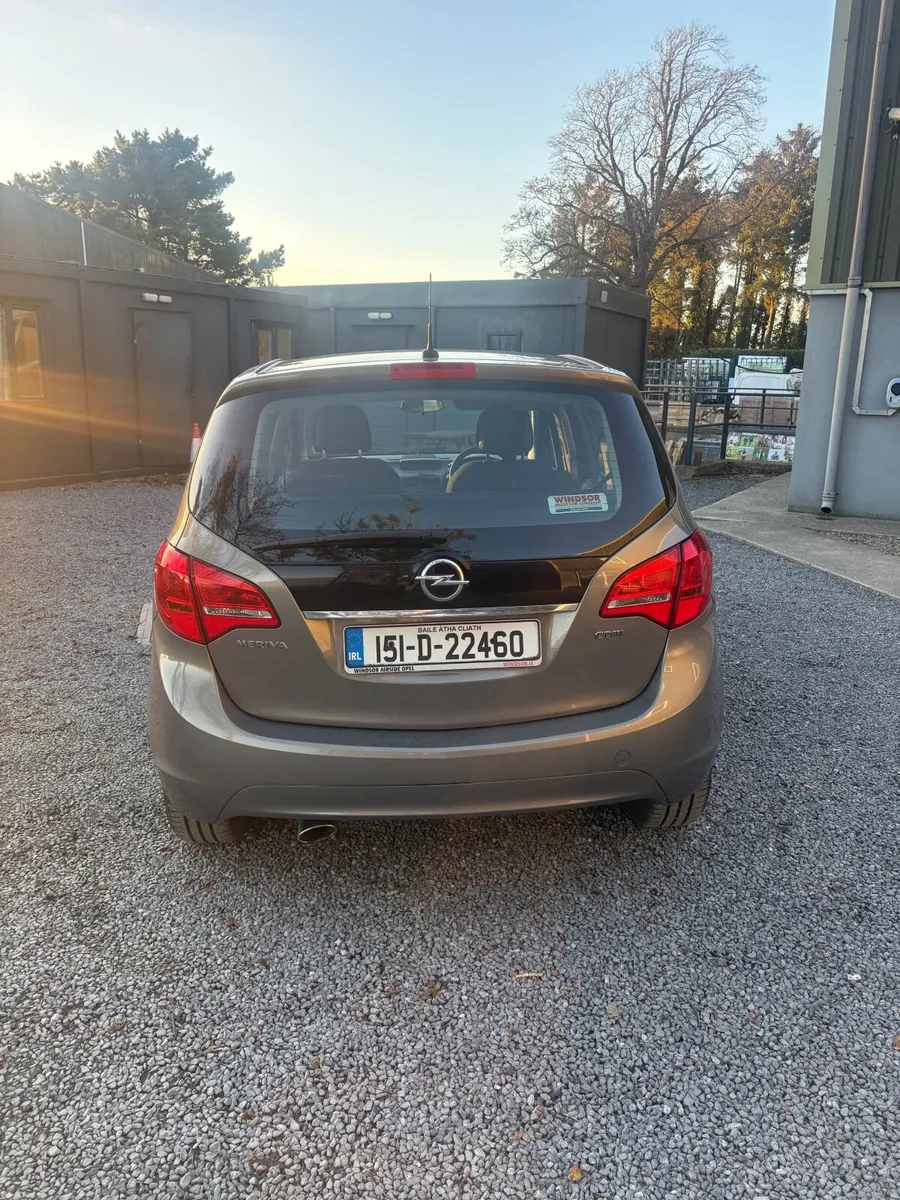Image 2 of 8