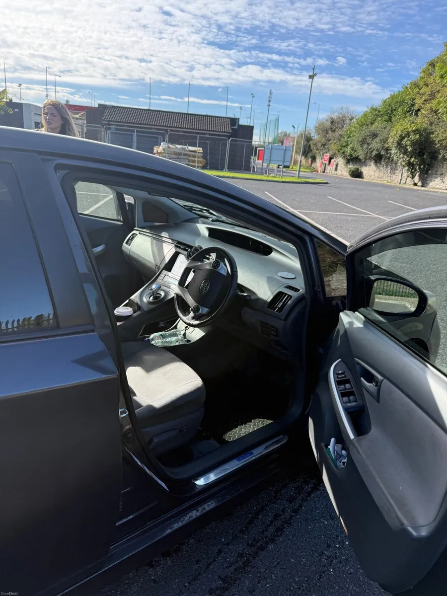 Image 1 of 6