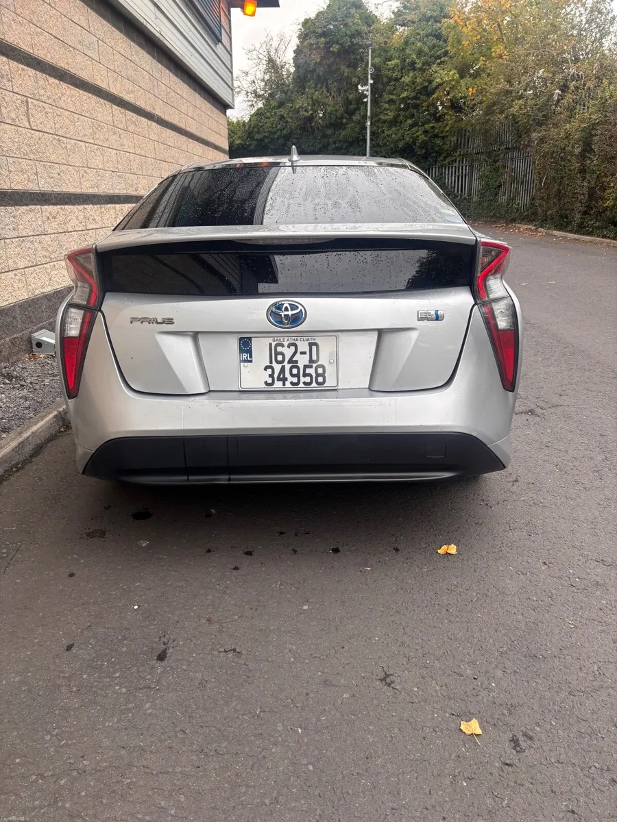 Image 2 of 8