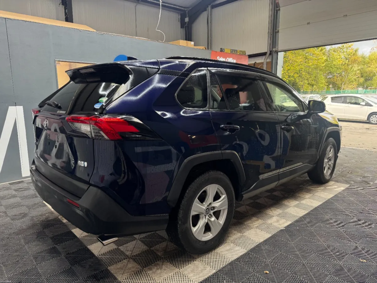 Image 3 of 18