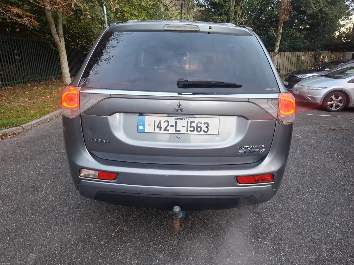 Image 4 of 9