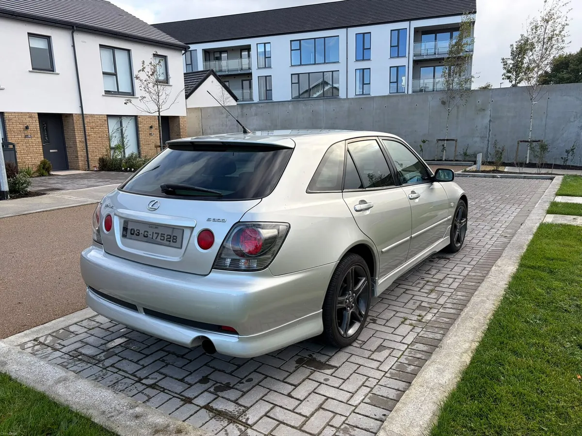 Image 4 of 12