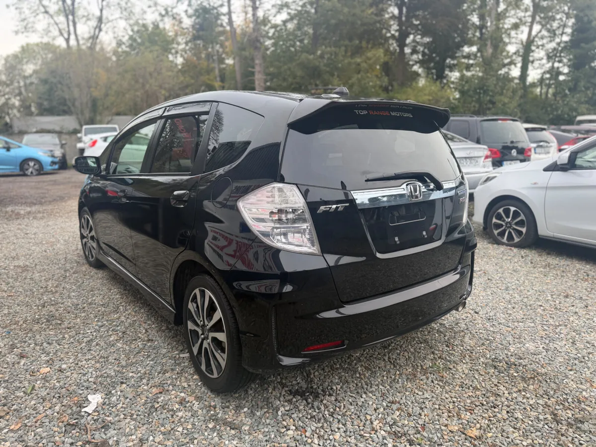 Image 4 of 18