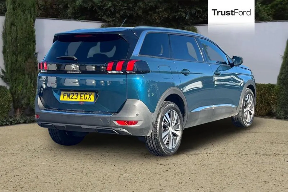 Image 4 of 40