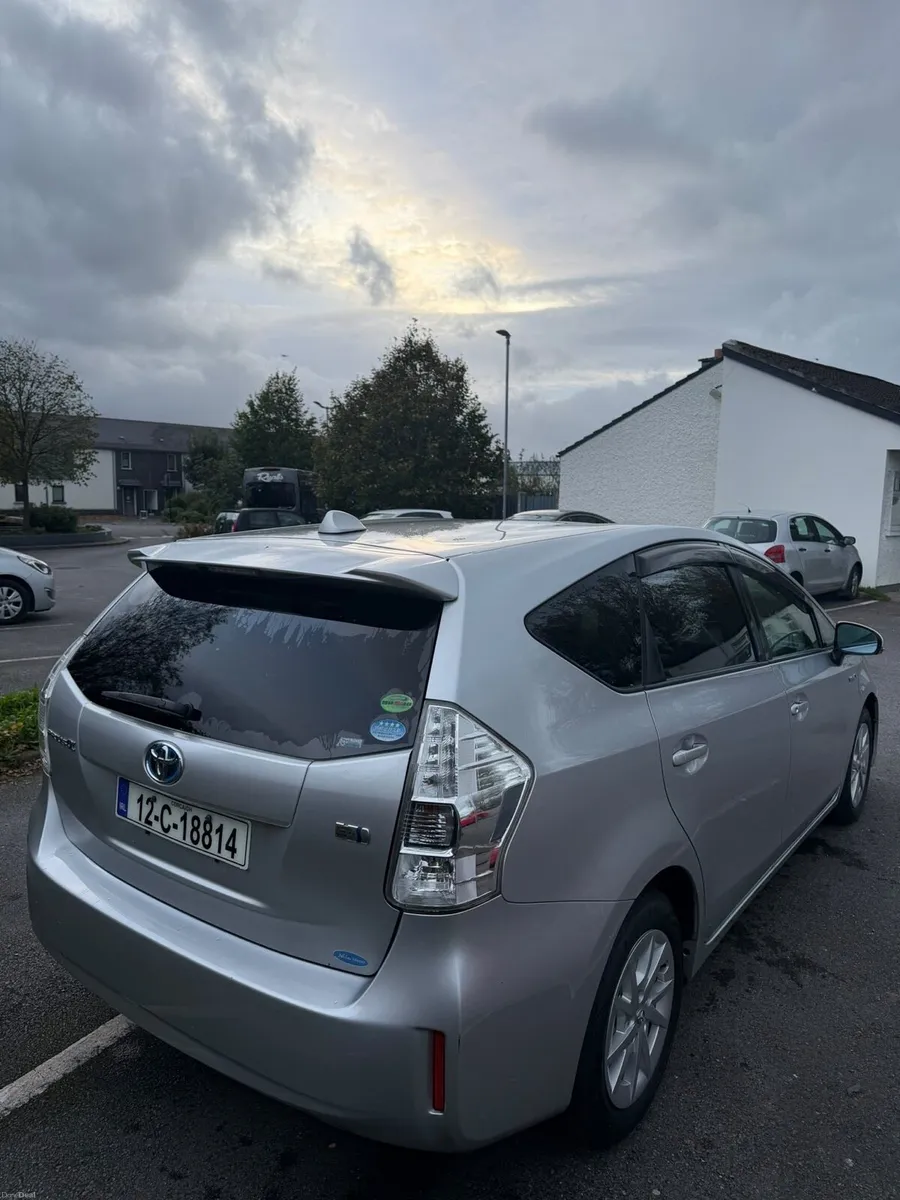 Image 2 of 10