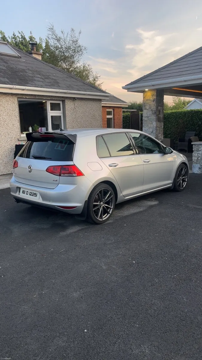 Image 2 of 7
