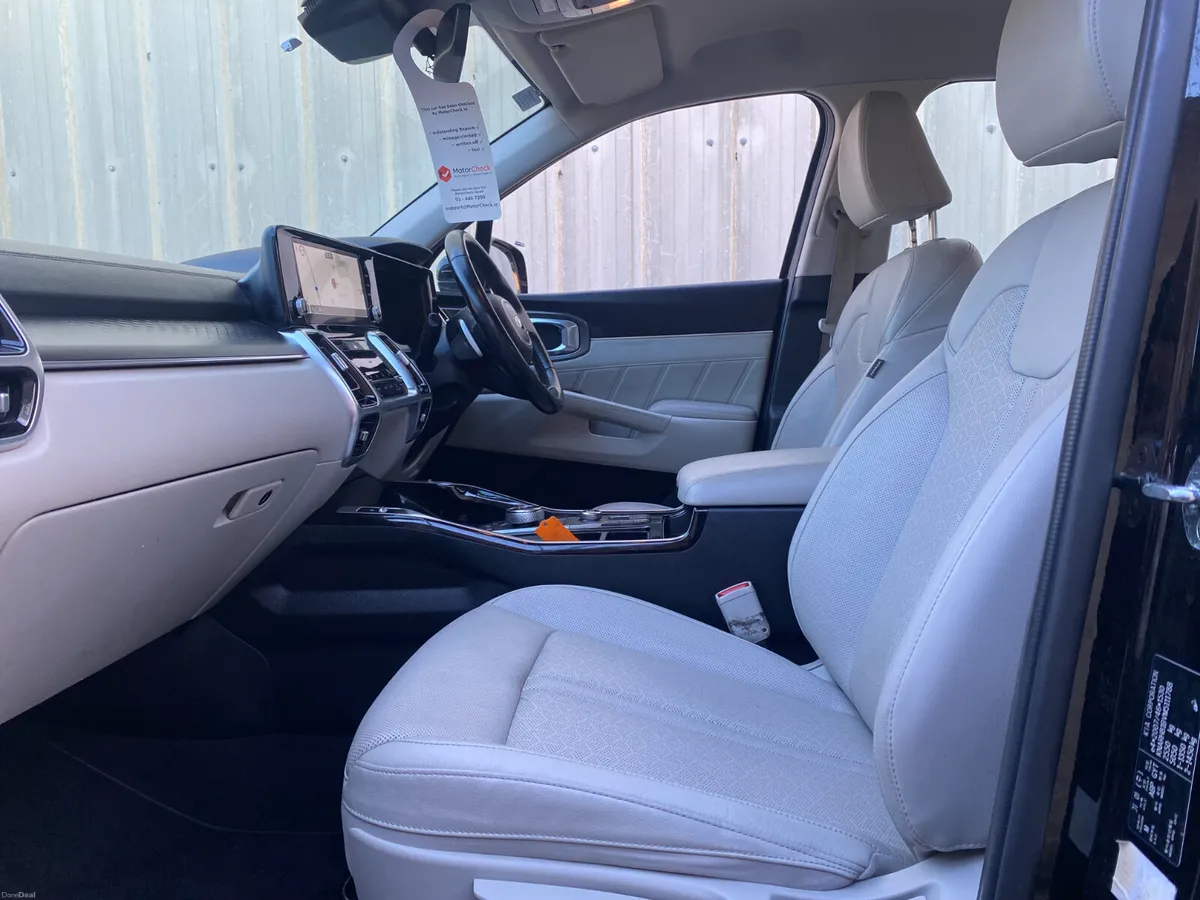 Image 4 of 18