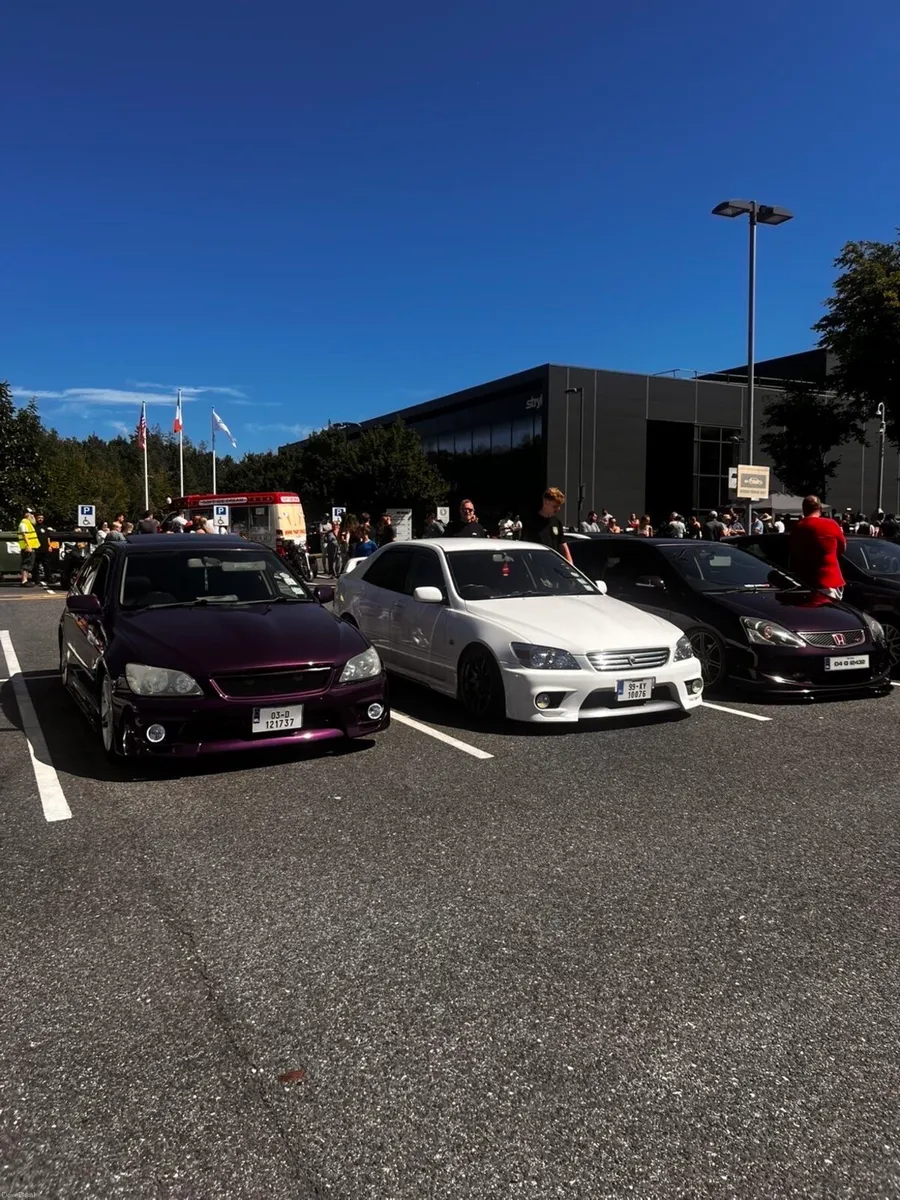 Image 2 of 10