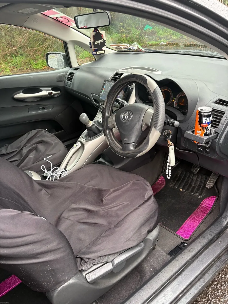 Image 2 of 8