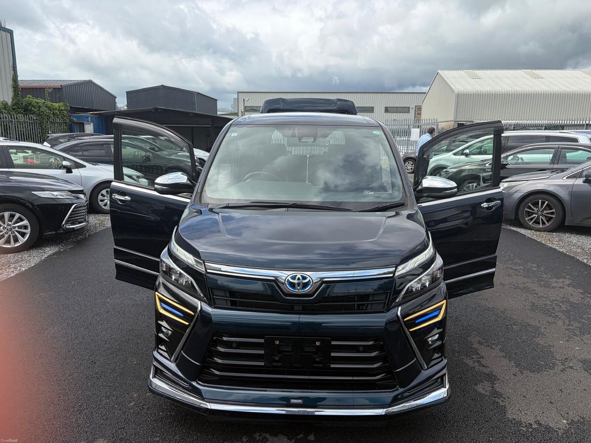 2021 Toyota Voxy