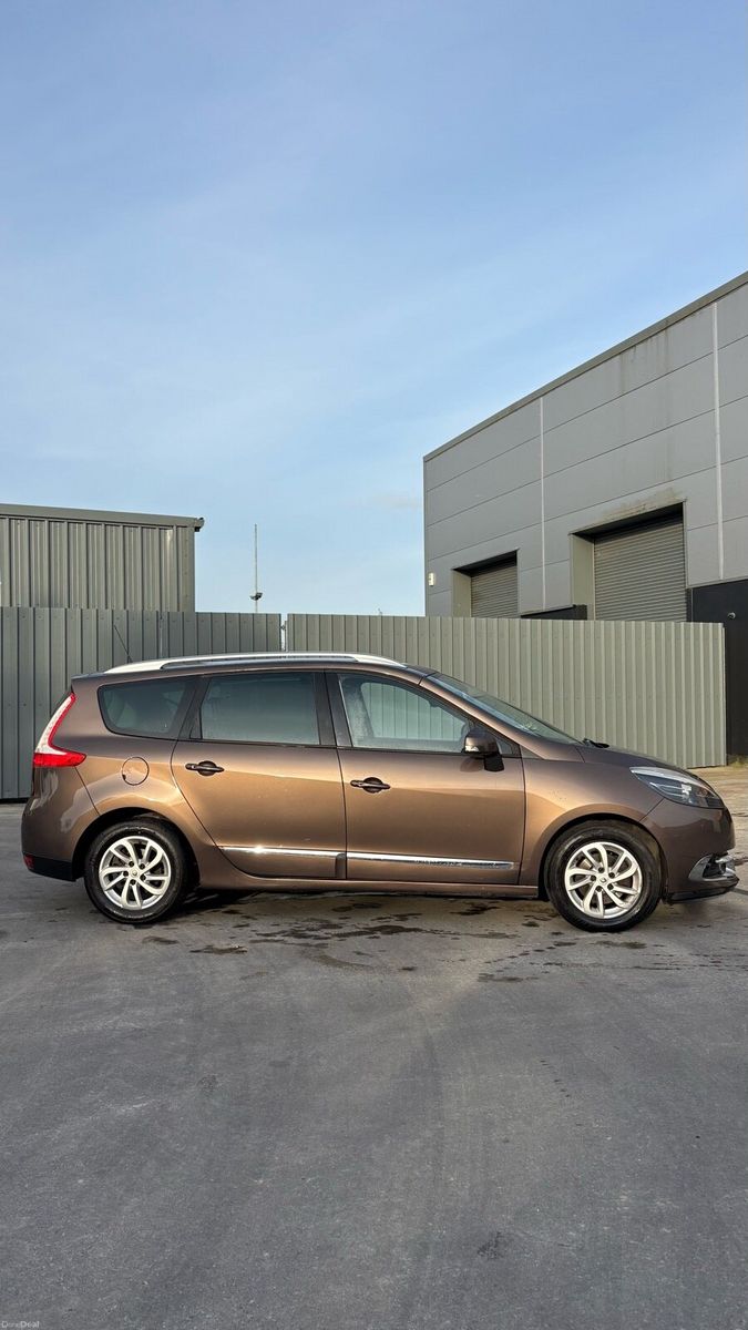2016 Renault Grand Scenic