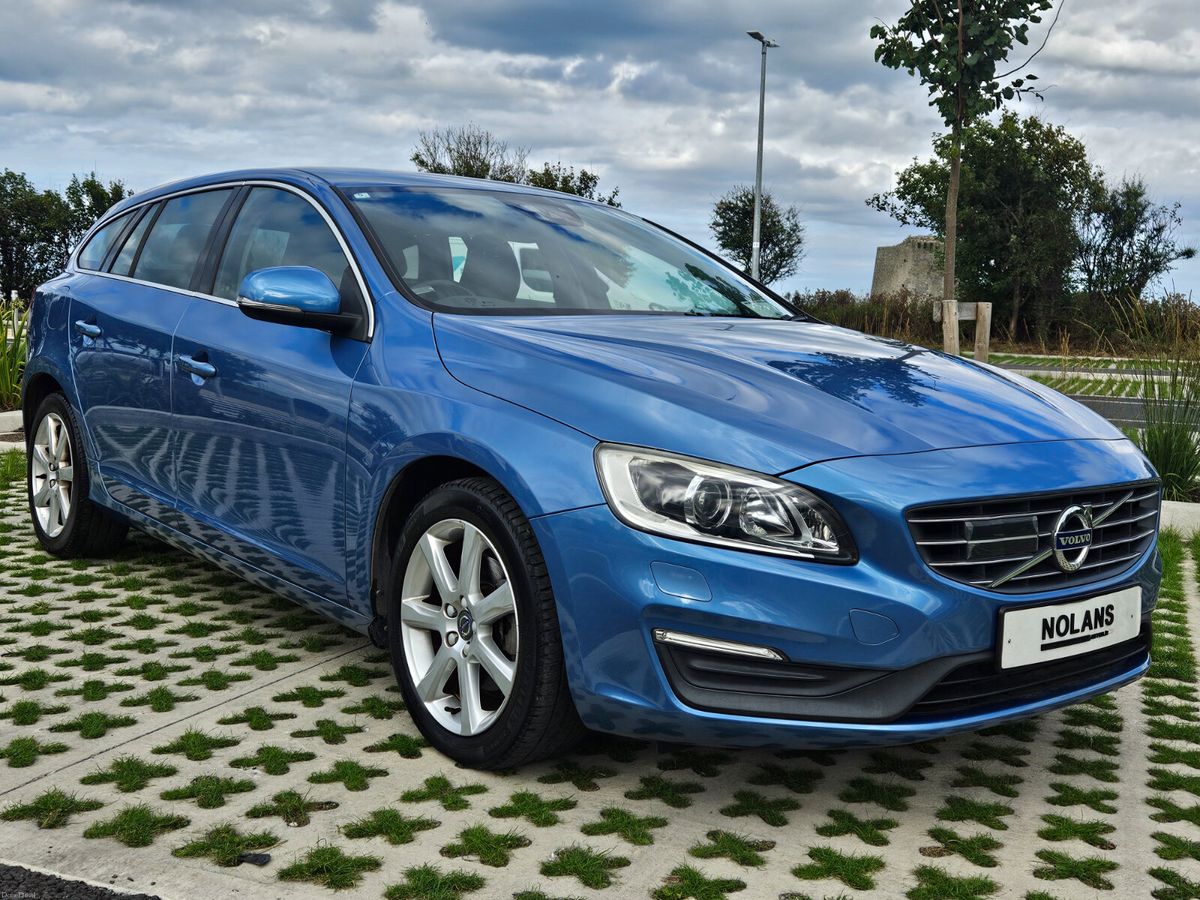 2016 Volvo V60 SE