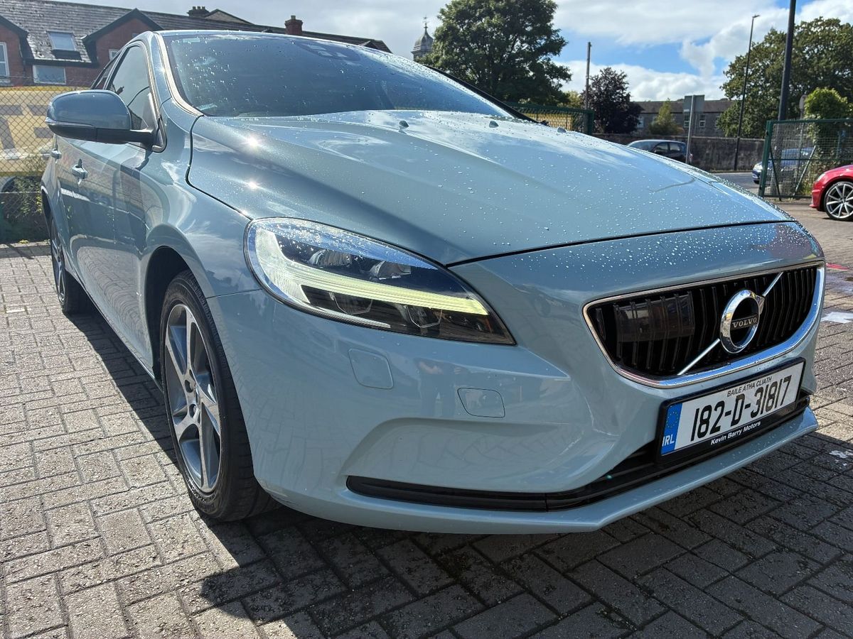 2018 Volvo V40