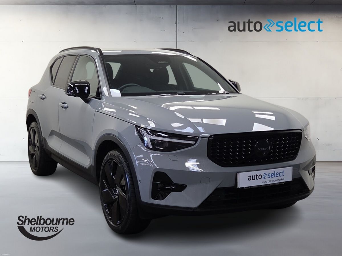 2025 Volvo XC40