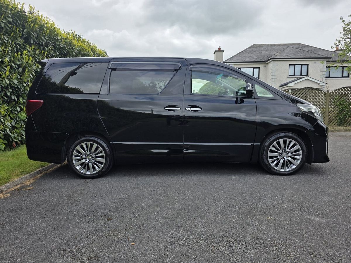2015 Toyota Alphard